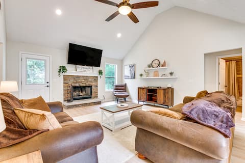 Game Room & Peaceful Deck: Dacula Family Home
