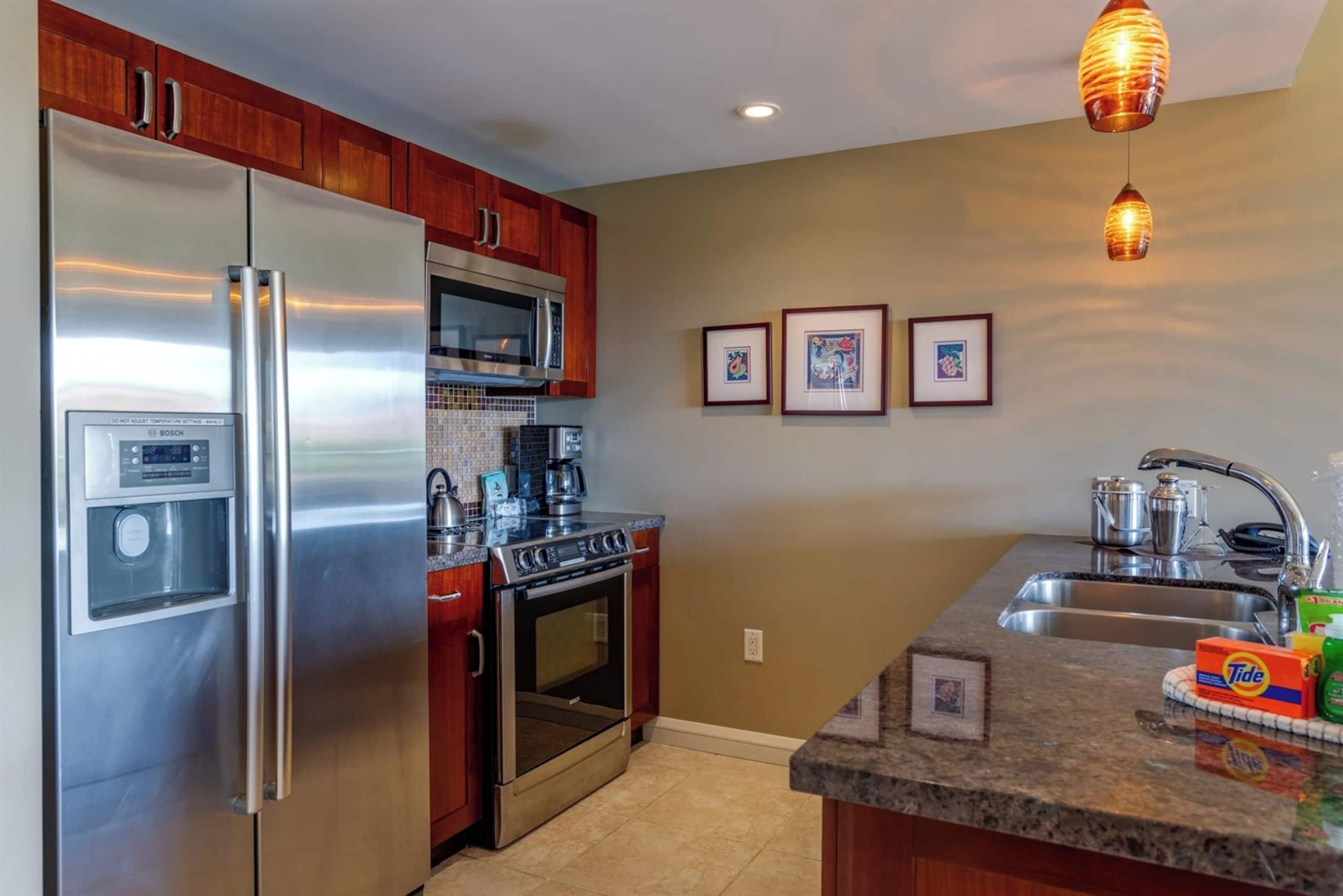 Condo in Lahaina · ★4.96 · 2 bedrooms · 3 beds · 1 bath - Image 11
