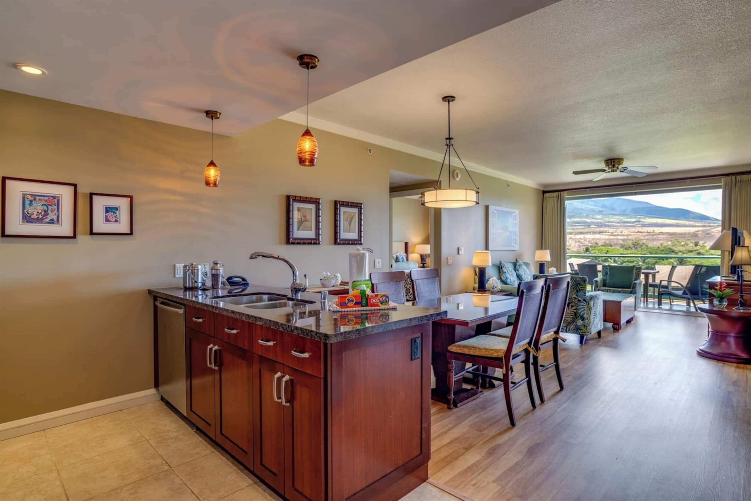 Condo in Lahaina · ★4.96 · 2 bedrooms · 3 beds · 1 bath - Image 3