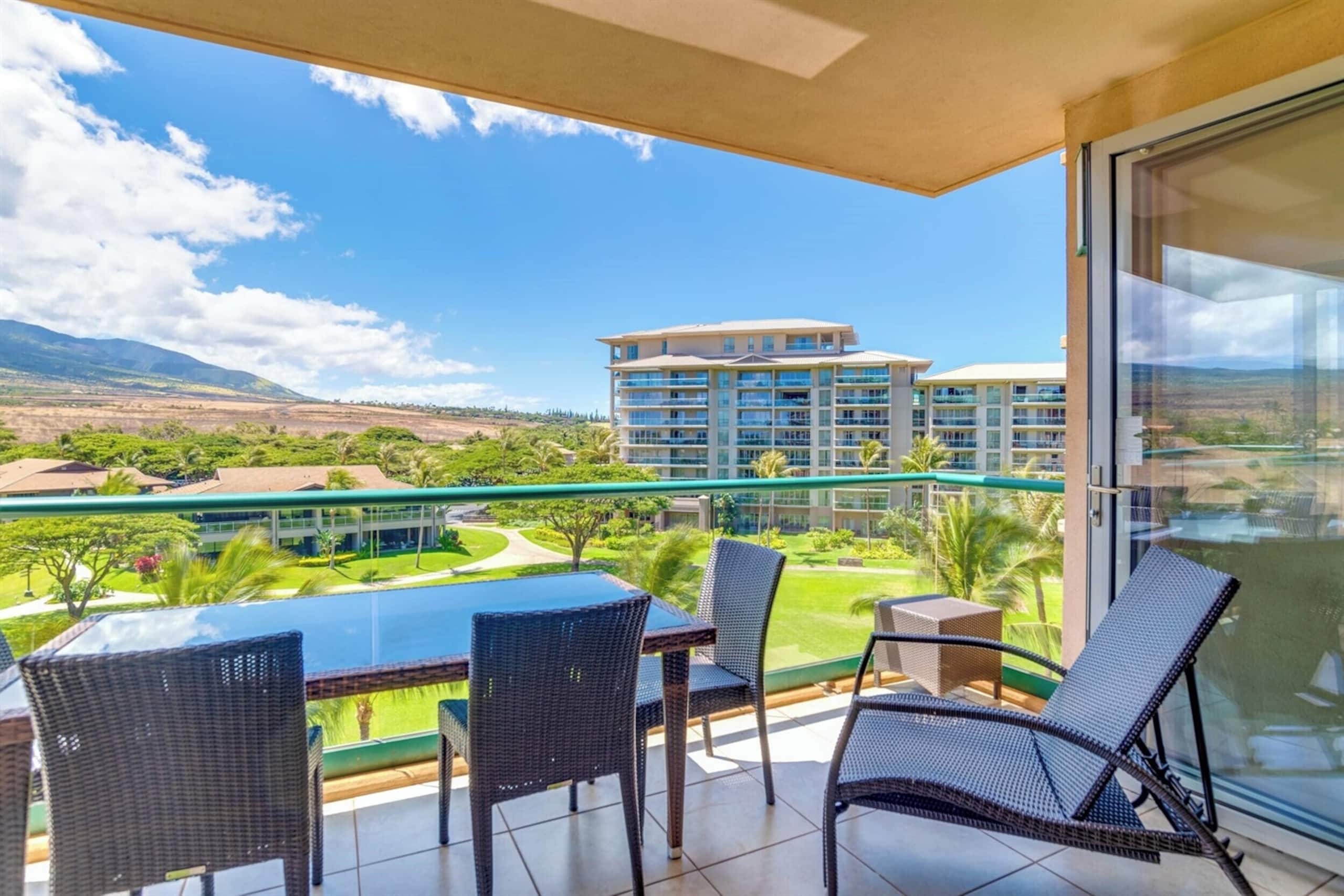 Condo in Lahaina · ★4.96 · 2 bedrooms · 3 beds · 1 bath - Image 24