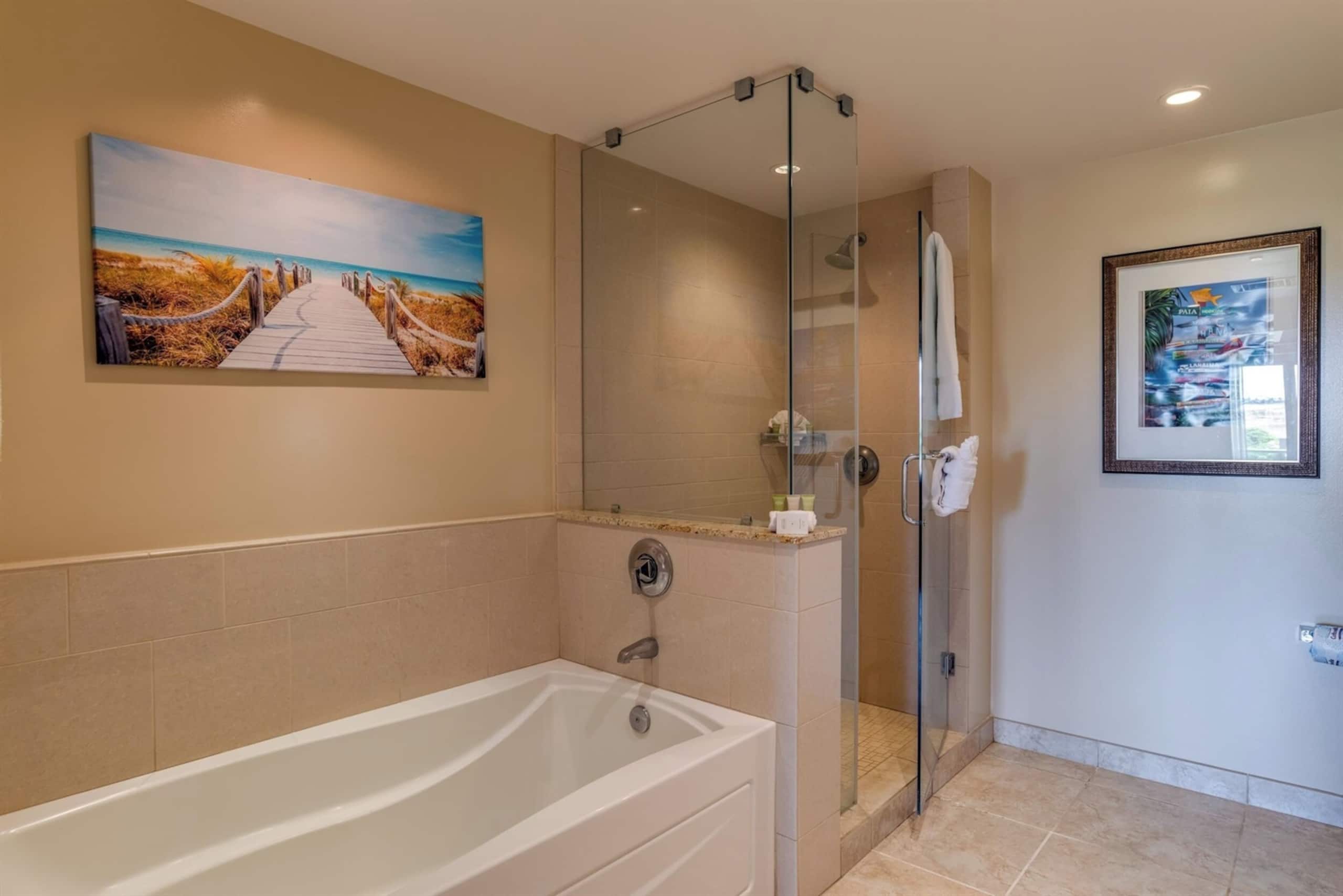 Condo in Lahaina · ★4.96 · 2 bedrooms · 3 beds · 1 bath - Image 6