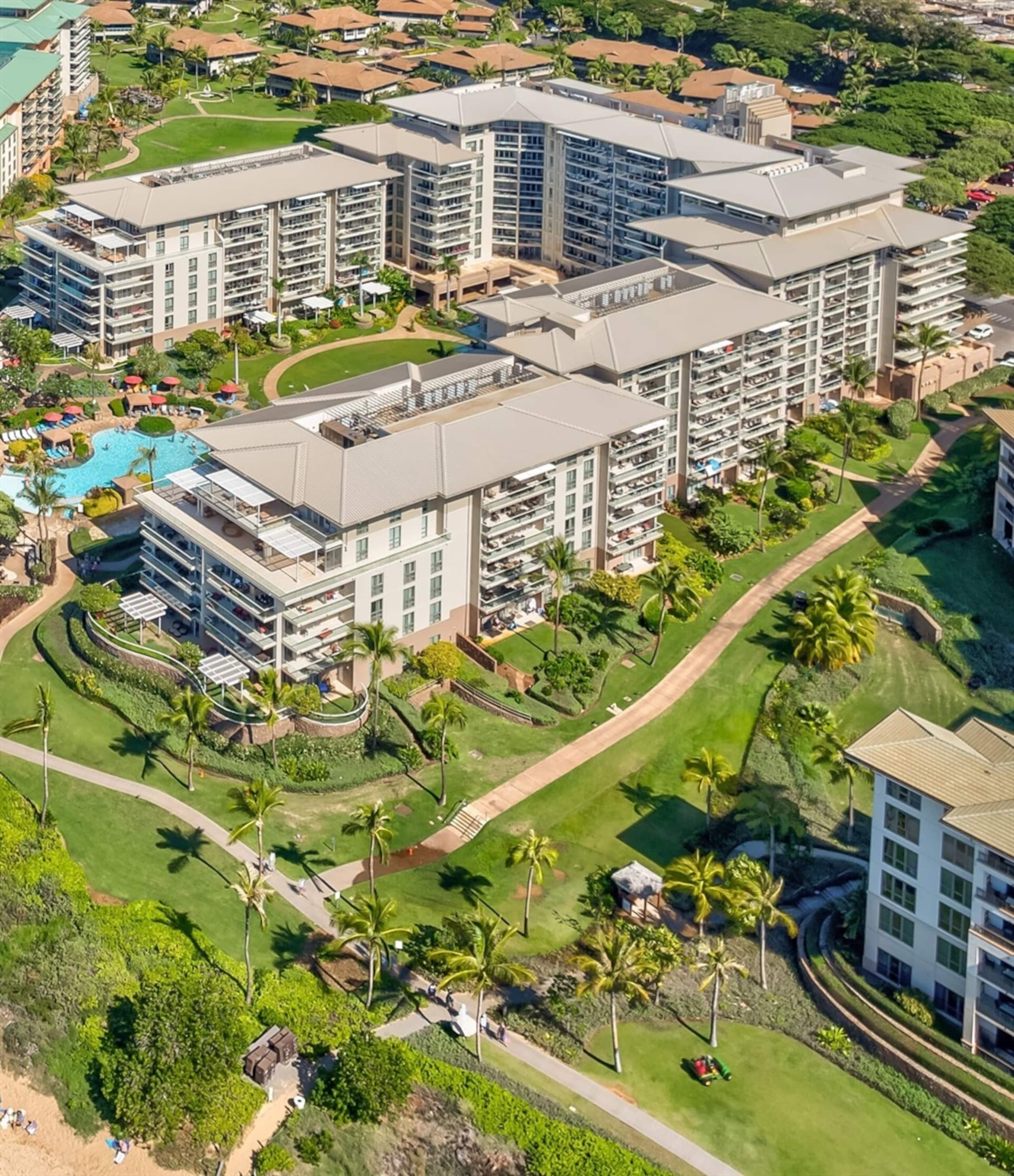 Condo in Lahaina · ★4.96 · 2 bedrooms · 3 beds · 1 bath - Image 42