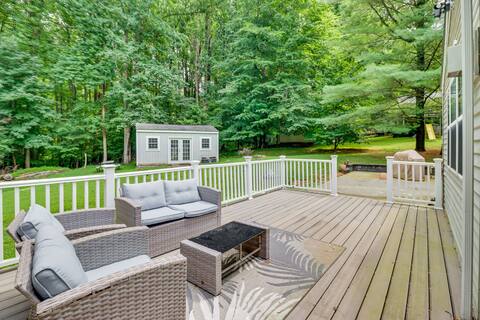 Family-Friendly Home w/ Grill: 15 Mi to Baltimore!