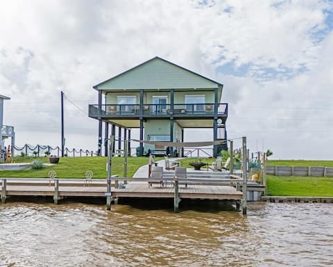 Beautiful ICW Home in Sargent: Gulf Views, Fishing