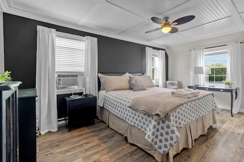 Chez Michele | 3 Bd | Parking | Yard