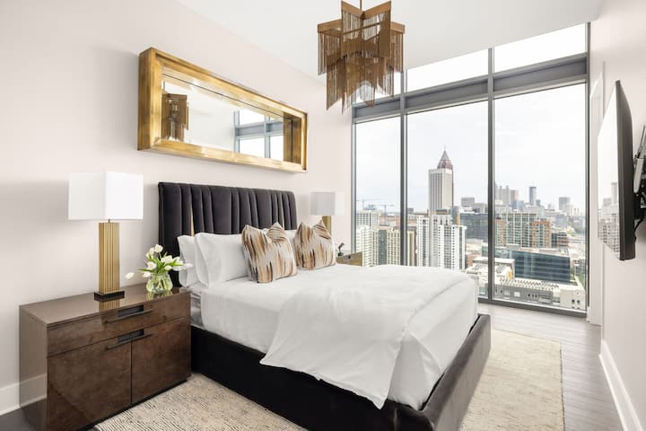 Svečių apartamentai su dvigule lova ir 55colių 4K UHD televizoriumi