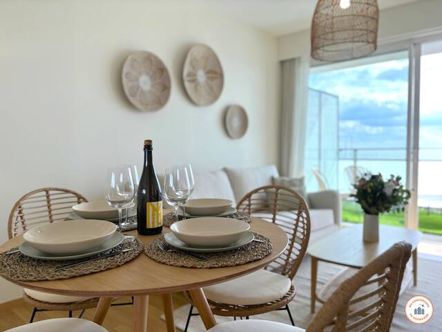 Entire home with 1 bedrooms in Le Havre - Le Cosy - Vue Mer - Parking - Balcon