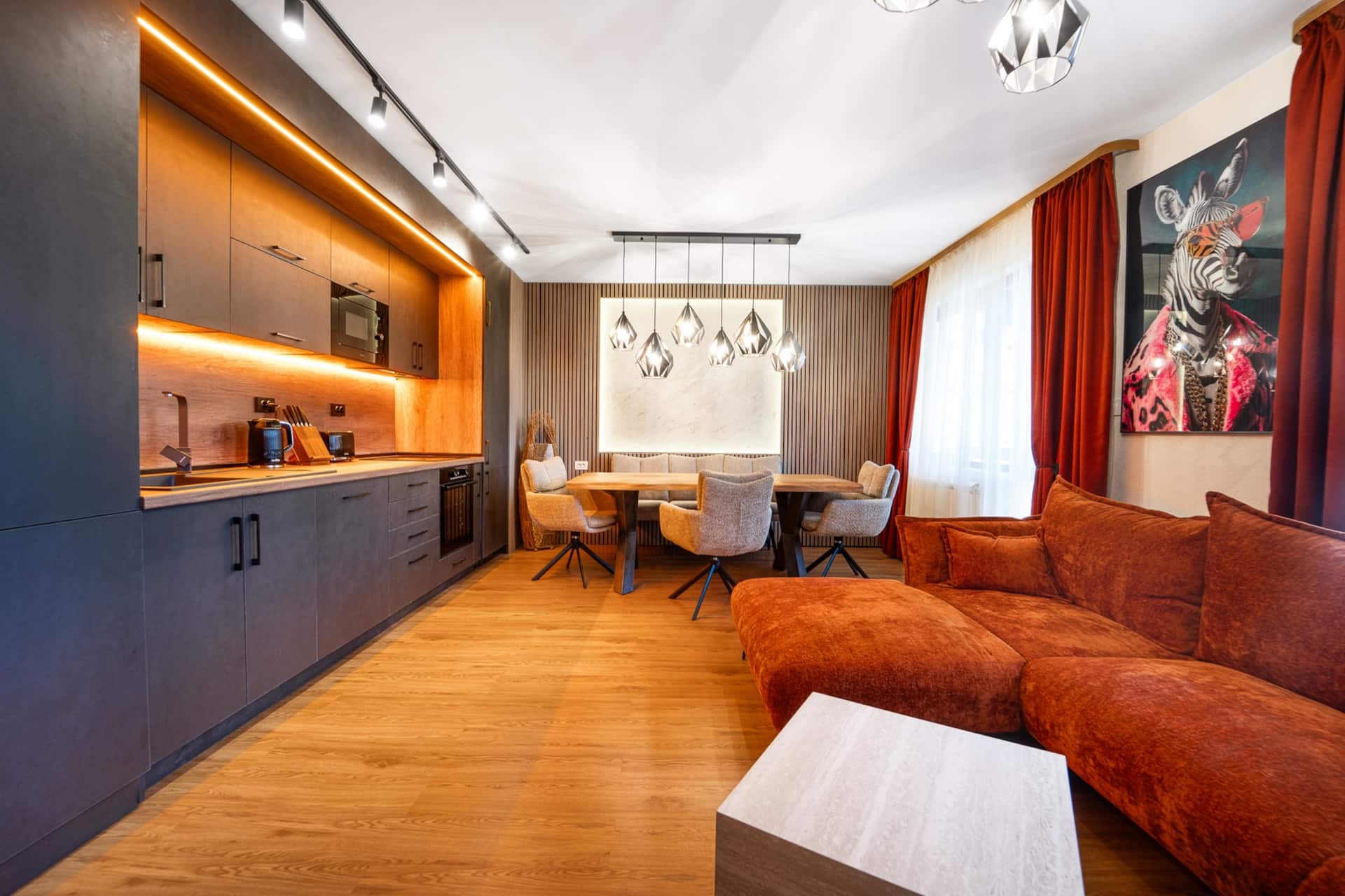 Luxury 3BR Apartment | Top Center Bansko | Parking