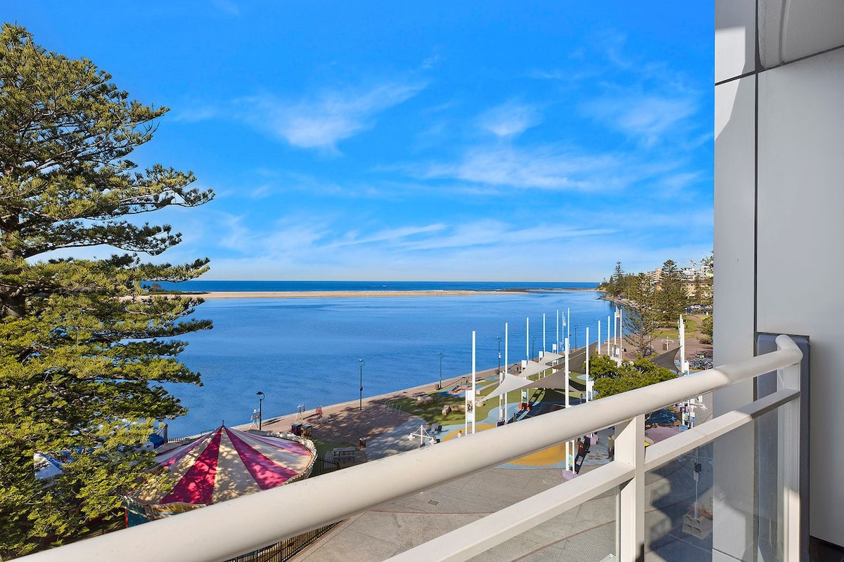 Top Airbnb: The Entrance Waterfront Apartment 302 in The Entrance