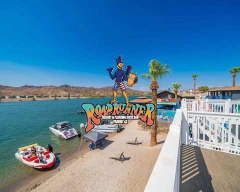 Sunkissed Hideaway, Front Row Roadrunner Resort