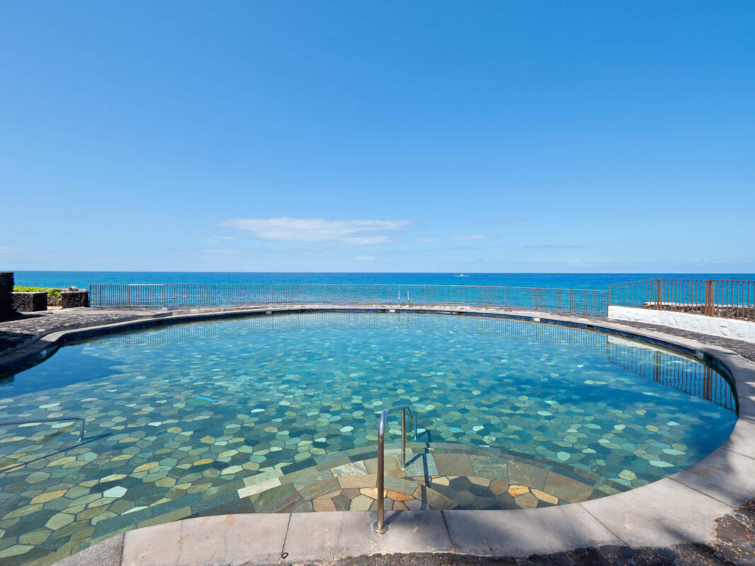 Condo in Kailua-Kona · ★4.83 · 1 bedroom · 2 beds · 1 bath - Image 21