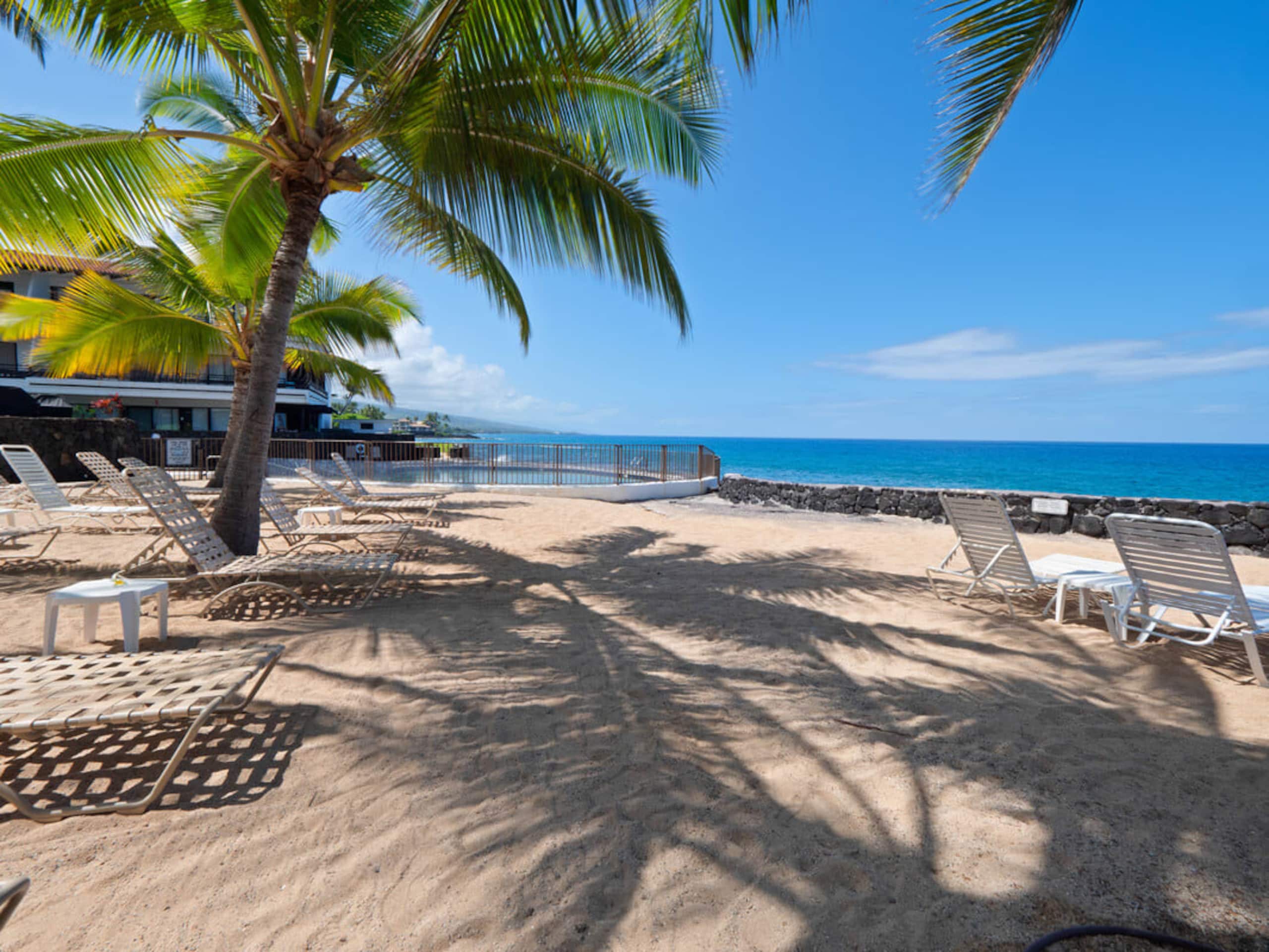 Condo in Kailua-Kona · ★4.83 · 1 bedroom · 2 beds · 1 bath - Image 25