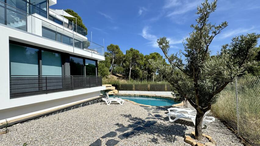 WELCS Luxury villa 176 EMP with private pool