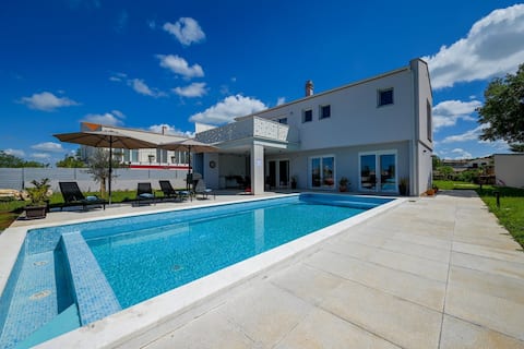 Casa Ferata with private swimming pool
