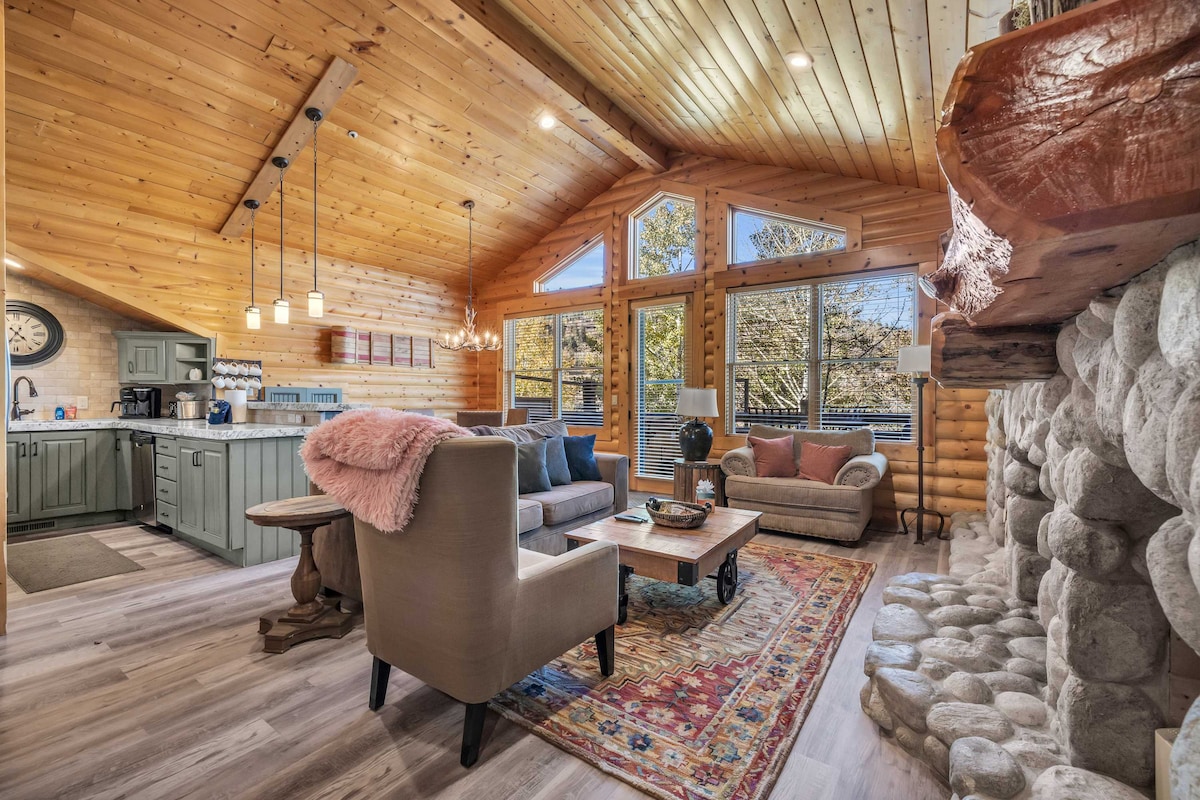 غرفة المعيشة: أريكة مع سرير قابل للسحب بالكامل، مقعد مزدوج، كرسي، تلفزيون عالي الدقة. 

الموقد غير متاح لاستخدام الضيف