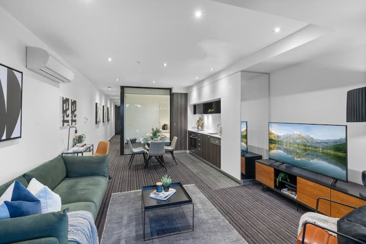 Luxurious Fitzroy Street Getaway - St Kilda