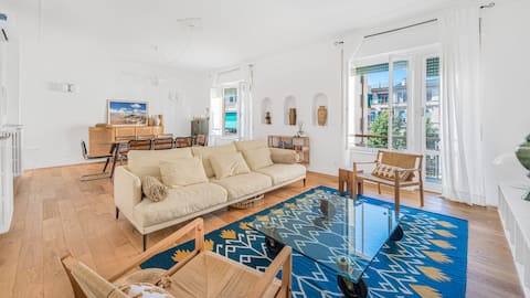 Spacious and comfortable apartment in the heart of Santa M.