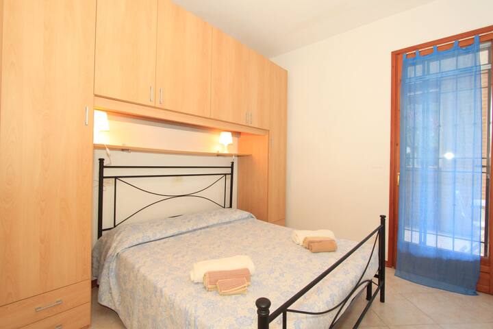 Ground Floor Apartment In A Villa With Garden - Comacchio