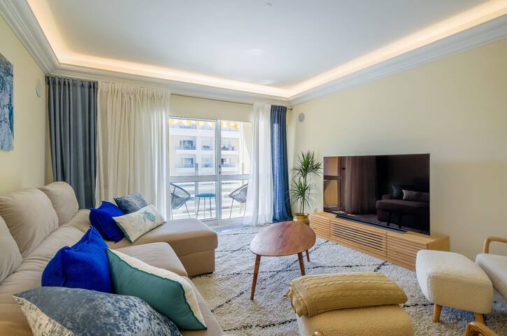 Parede Beach Apartment by Portugal Portfolio gallery image 2
