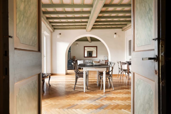 Pantheon Classic Home By RomeLoft gallery image 2