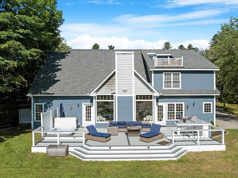 Luxury Riverfront Retreat: Hot Tub, Game Room, Gym