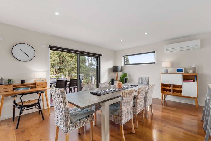 Aireys Nest – Modern Home in Excellent Location gallery image 2