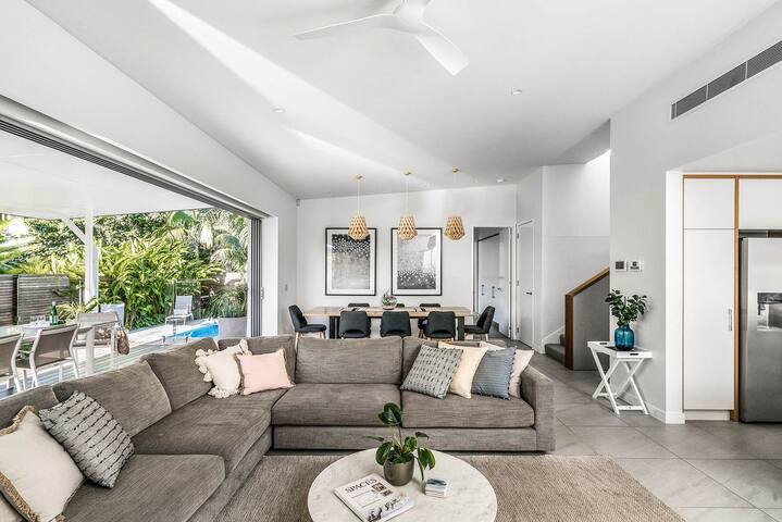 Kaylani Cove – luxury beach villa with pool gallery image 2