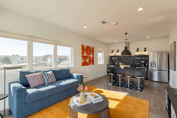 Deluxe Four-bedroom Suite + Balcony | The Carter - Nashville