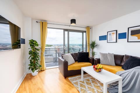 Popular Airbnb listing: City Views | Gated Parking | 2BR 2BA | Balcony in City Centre