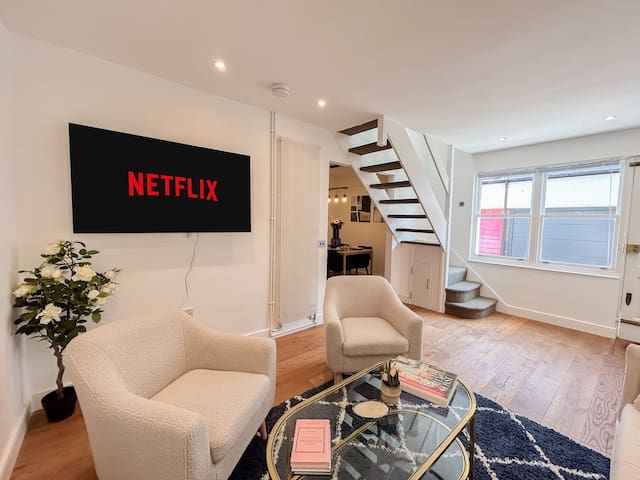 Two bedroom Notting Hill Delight