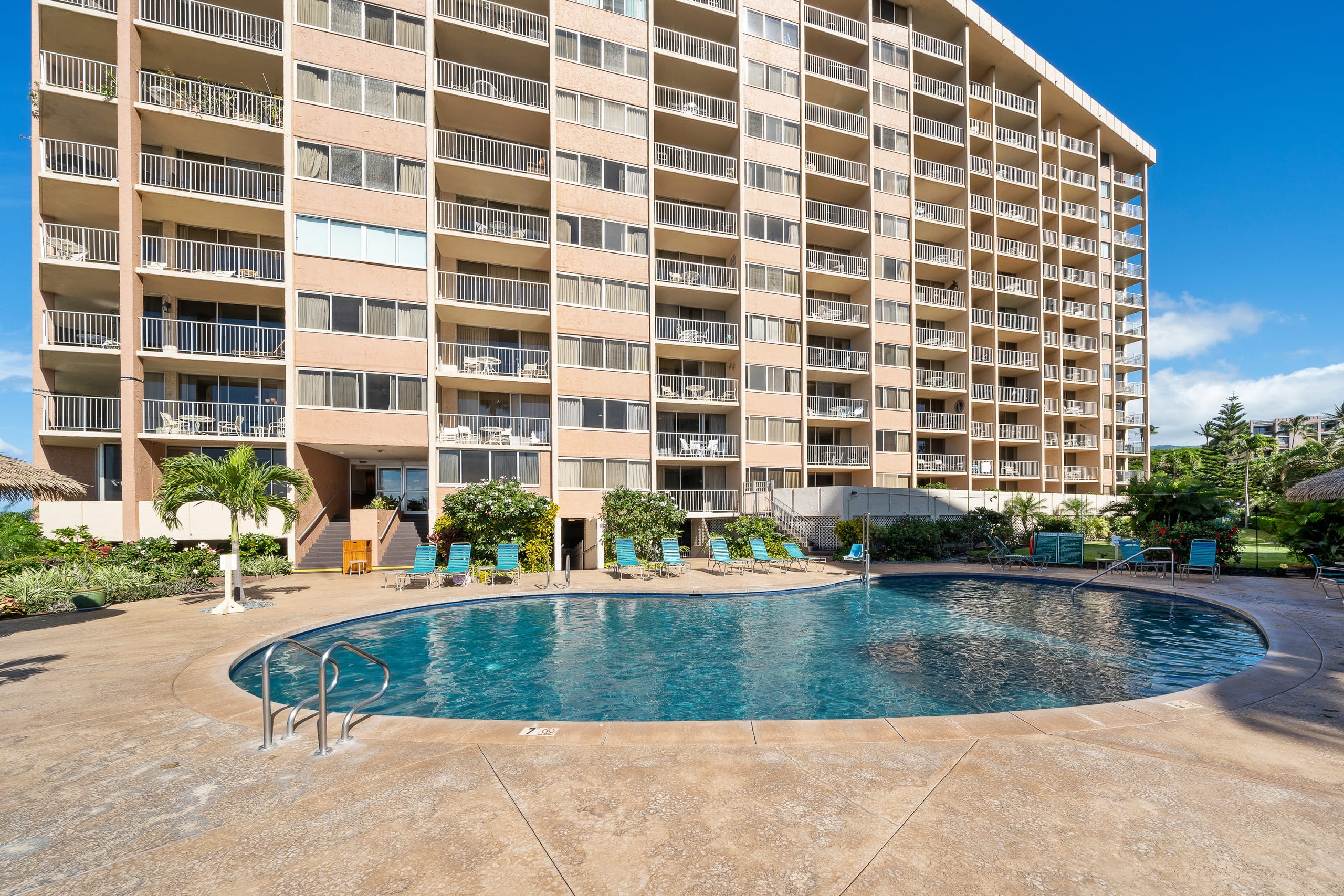 Condo in Lahaina · ★4.62 · 1 bedroom · 2 beds · 1 bath - Image 37