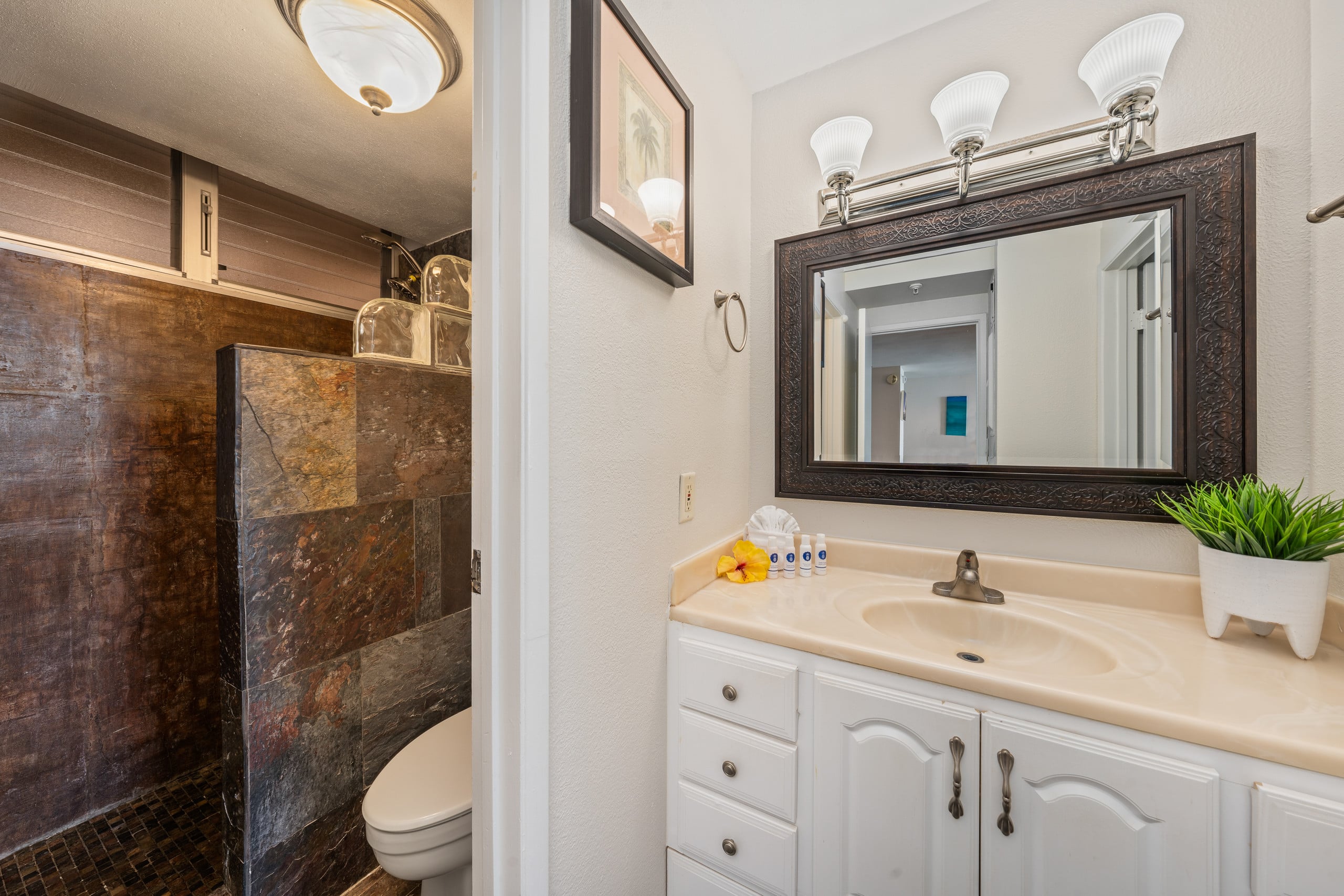 Condo in Lahaina · ★4.62 · 1 bedroom · 2 beds · 1 bath - Image 23