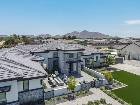 Lux Family Villa: Pool/Spa Basketball & Pickleball