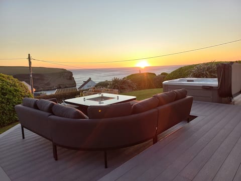 Stunning Sea‑View Retreat by Mawgan Porth Beach