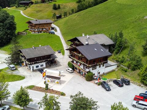 Large family apartment by the Alpbach ski lift