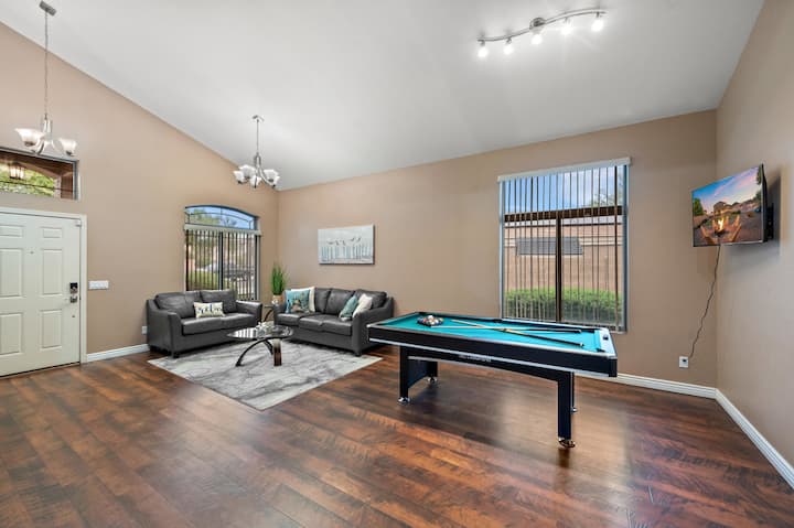 Mirage Peak Manor | Pickleball, Pool, Spa, Games