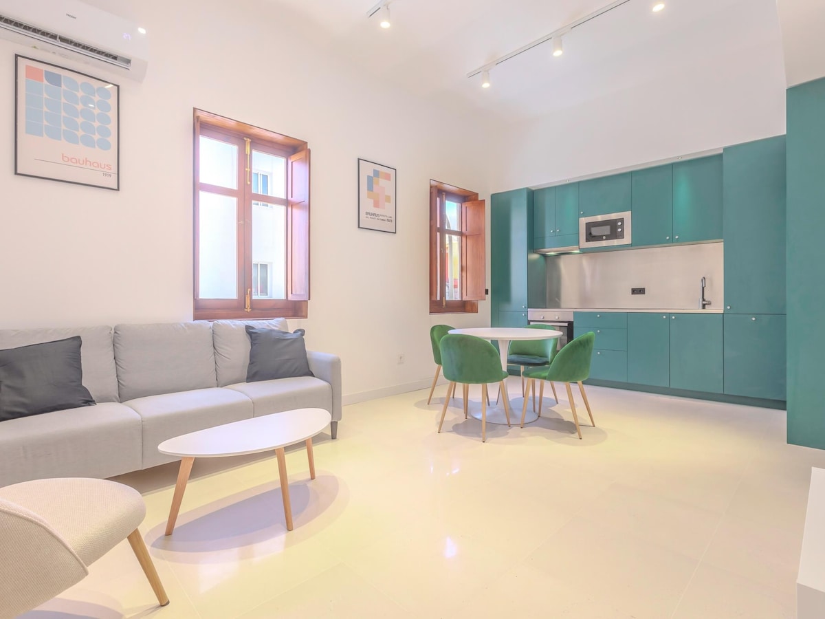 Successful Airbnb property: LUCIA Marques de Cadiz in El Molinillo