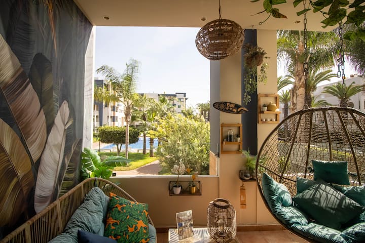 Designer Duplex: Zen Garden, Pool & Beach Within Walking Distance