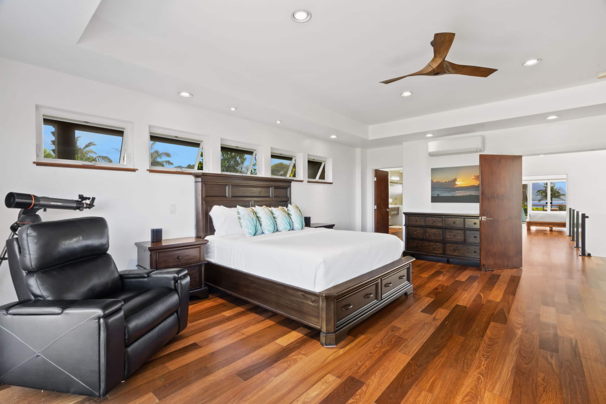 Home in Princeville · ★4.92 · 3 bedrooms · 3 beds · 3.5 baths - Image 10
