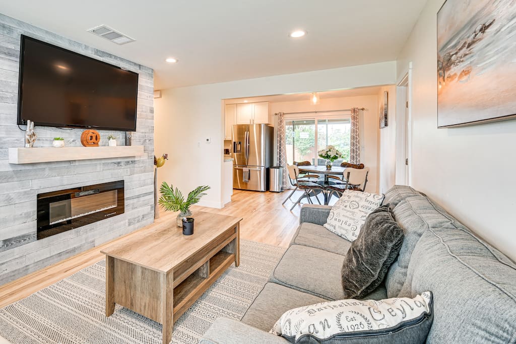 Chic Chula Vista Home: 10 Mi to Downtown San Diego
