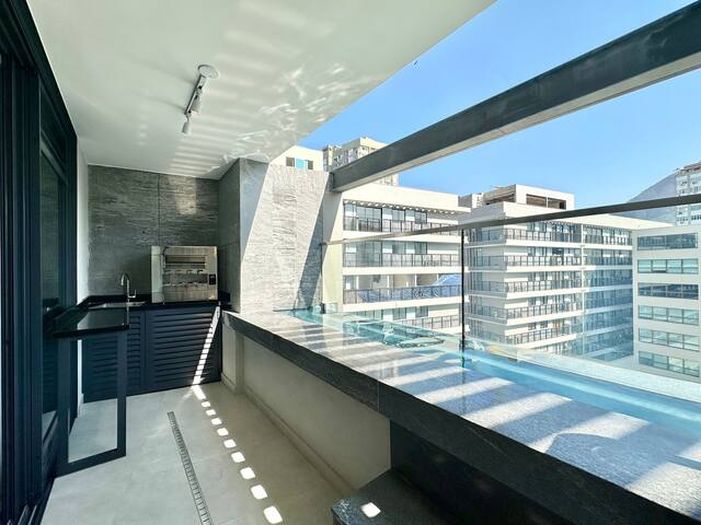 Duplex Penthouse with Pool in Leblon gallery image 2