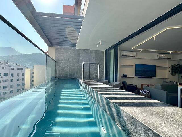 Duplex Penthouse with Pool in Leblon gallery image 5