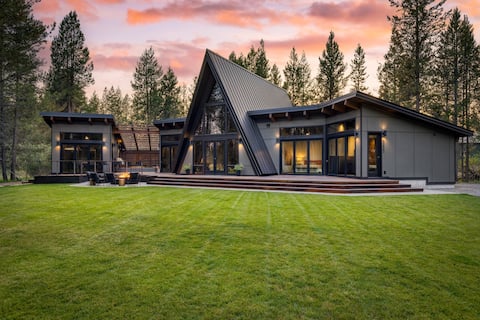 Lazy River Glamp-House by AvantStay | New + Luxe