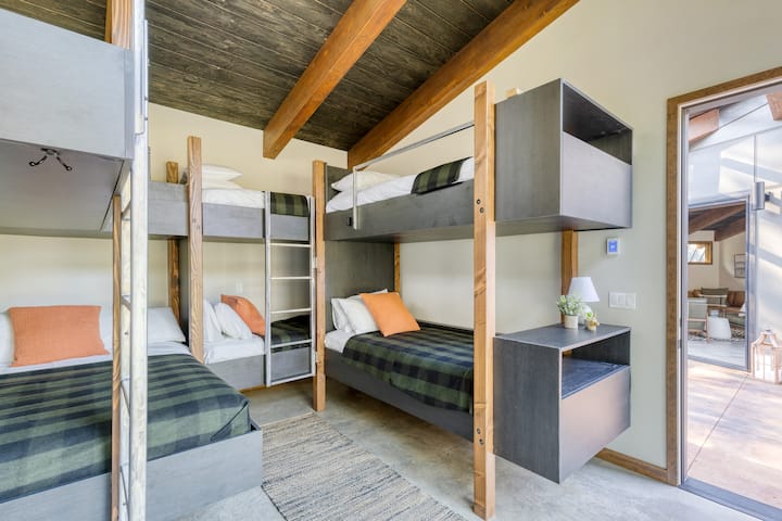 Bedroom 3 features 3 bunk beds.