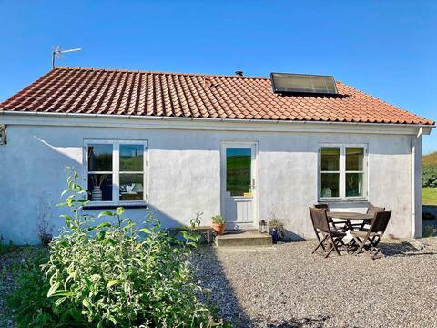 Lovely summer house 450 meters from the sea