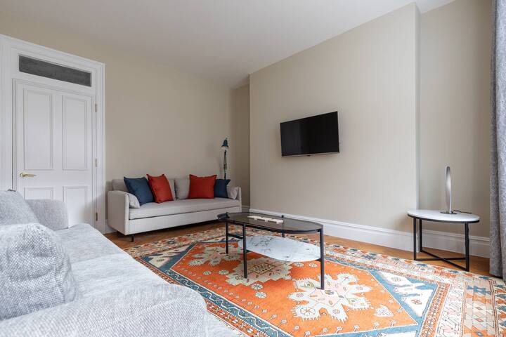 Great Russell Street by onefinestay gallery image 4