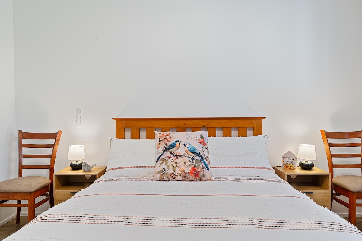 Дупли кревет - Тема околу татковците на сопствениците кои сакаат градинарство на пазарот. 