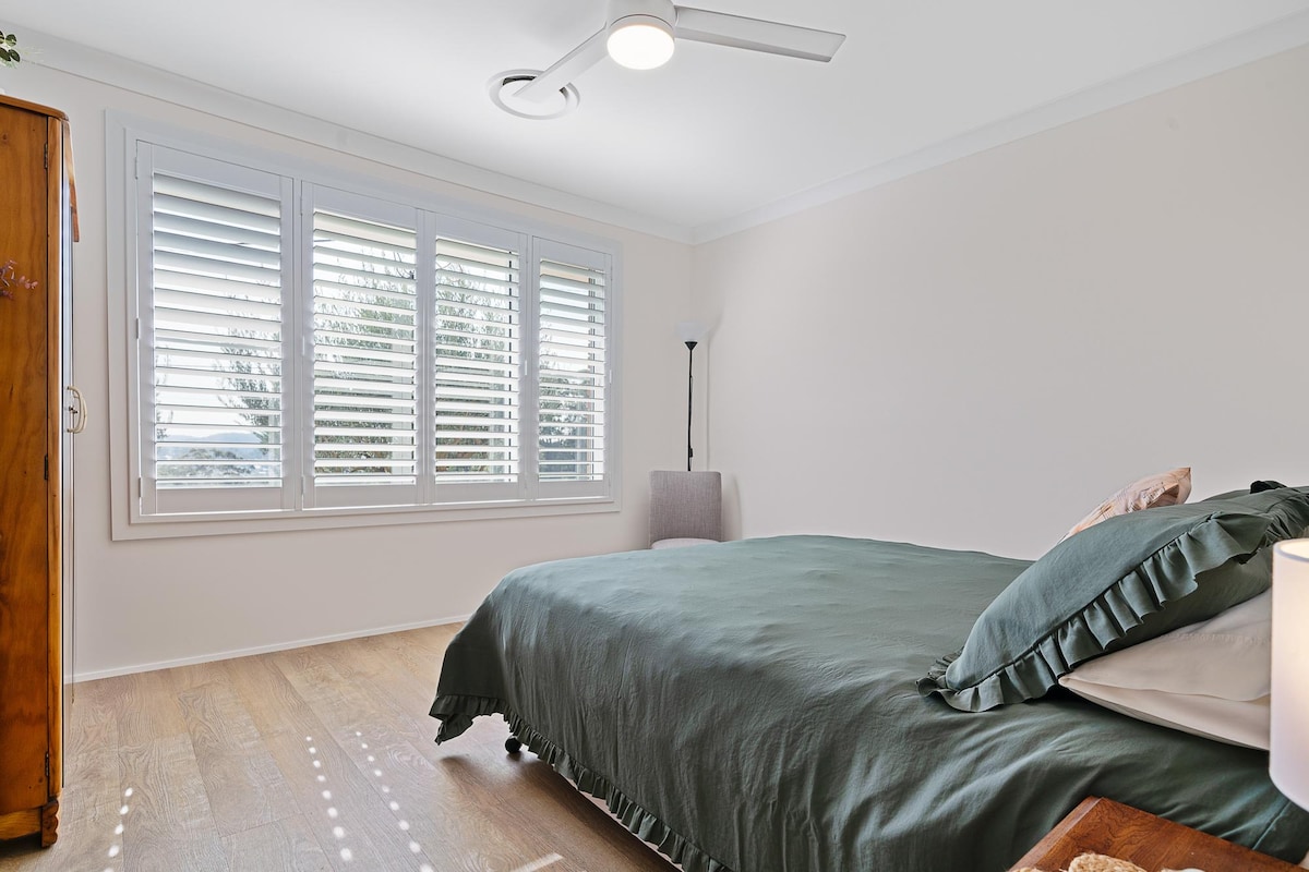 Со гардероба.