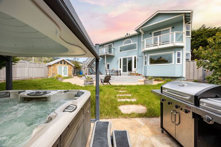 Coastal Dream! OceanView, steps2beach, HotTub, BBQ gallery image 2