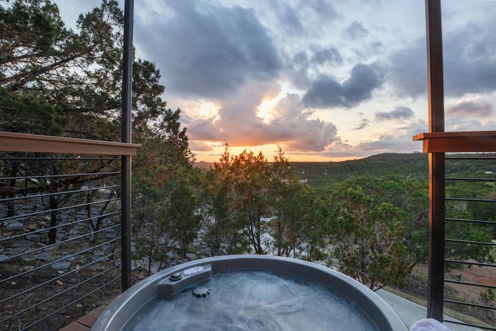 Greenhouse Eco-Retreat! Pool - Tub - Jacob's Well - Earth houses